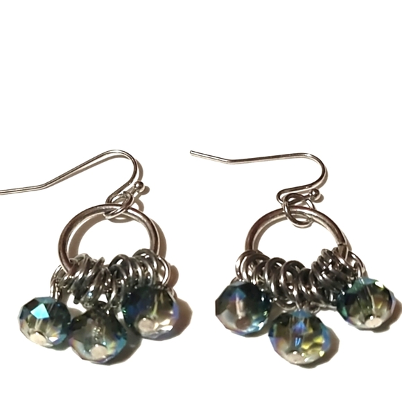 VINTAGE SILVER-TONE IRIDESCENT BLUE GREEN CRYSTAL DANGLE HOOK 1.3" EARRINGS - Picture 4 of 11